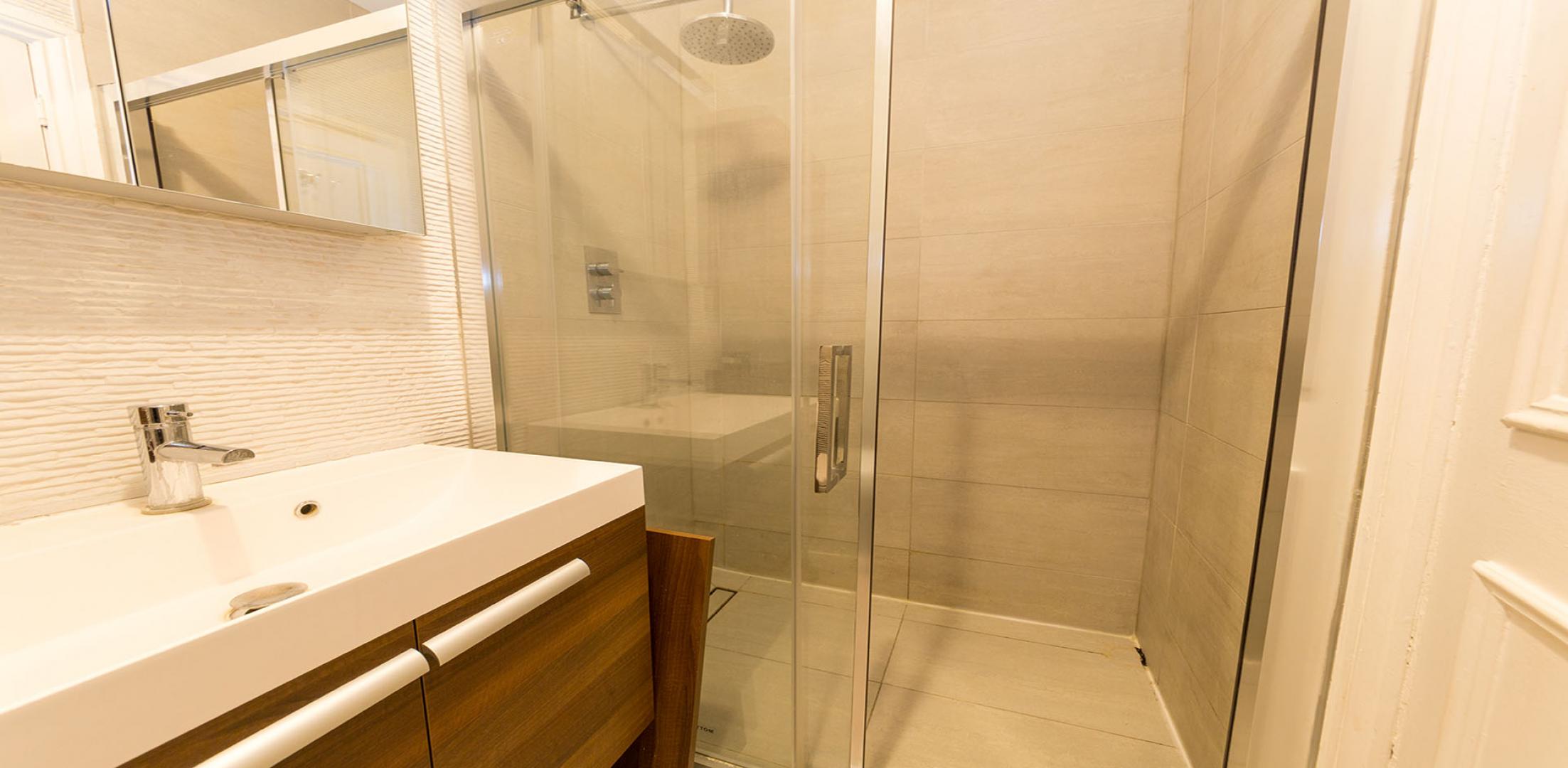 Modern Family Home Chatsworth rd, Brondesbury